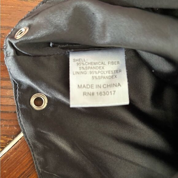 Princess Polly black lace up corset style crop top size 6 - Picture 4 of 15